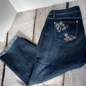 Code Bleu Crop Jean